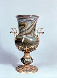 Schmelzglas von Salviati und Co. aus Venedig (ausgestellt in London 1862)